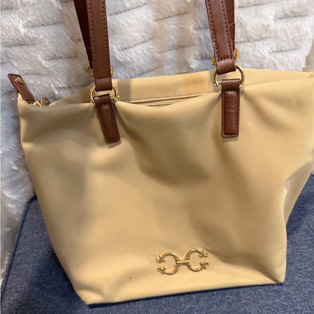 Elegant Cwonder Cream Tote Bag with Brown Accents